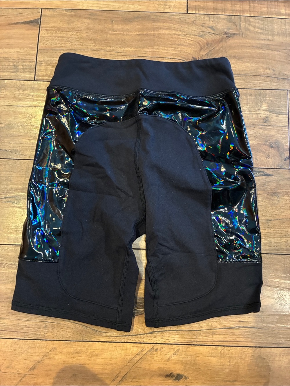 Alo Black Panel Biker Shorts - Picture 3 of 3